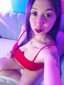 JuliethCruz_ One look can say it all... do you dare to discover mine? Pic