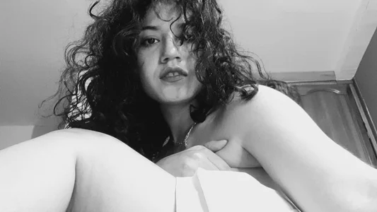 MeridaSeas Black and white sexfoto 1