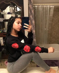 vibingwithvi Public Pic 2