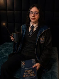 SnowyUwU Ravenclaw boy😍 Pic 3