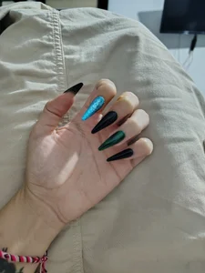 LanaGodard Hand 🫣🦇 Bilde 5