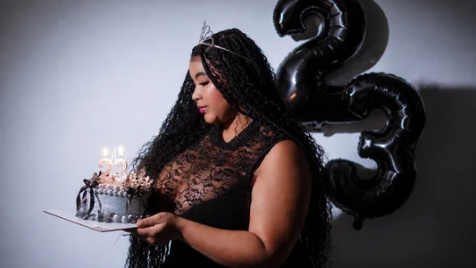 AinaraJimenez Happy birthday to me Pic 2
