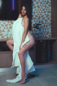 CheryelFox Can u handle my sexy body? Pic