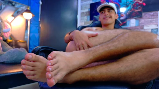 You like my feets?👀👣 od Alan_Del_Reyx  3 snímek