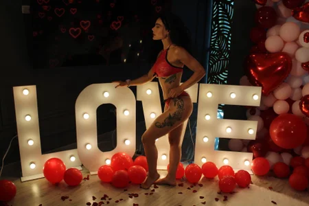 BellePearson valentine´s day Pic