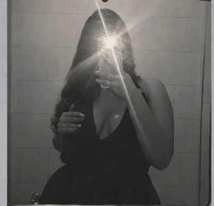 tiny_velvet Public Pic 2