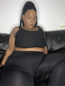All black od CurvySashia  9 snímek