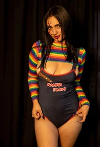 kareena_basu “I am that perfect mix between danger and desire… and I always leave a mark 😈💄” Immagine 