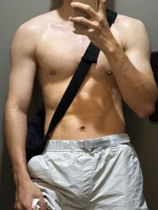 saltymuscleboyのPublicの枚の写真