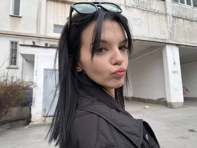 VeliaHypolite mask off Pic 6