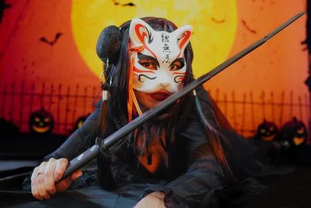 tatty_wilsonの💋 Warming up for a wicked Halloween night 🔥の 7枚の写真