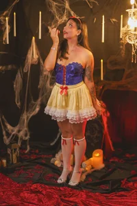 AnnieRouse__ Snow White after the Fairytale 🌹🍎 Poză 4