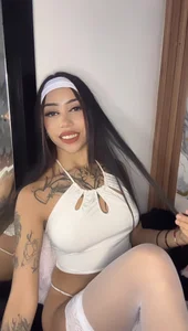 sweet_nati 👀🤍 slika