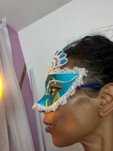 brendaliive something different Foto 2