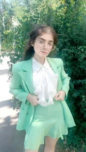 RuthMorse farewell to the wing of the plane Pic 2