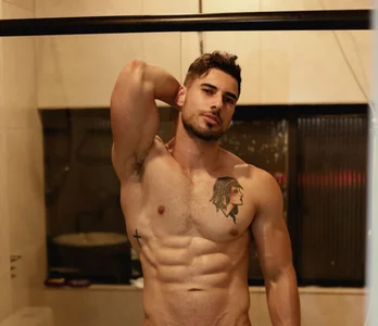 A delicious man de carvandy Foto