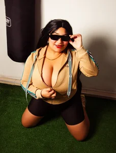 Oriana69_ Sweat and temptation Pic 3