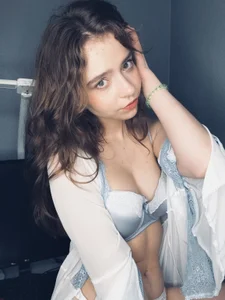 KellyAdderiy New Pic