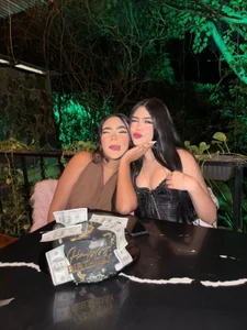 Emily_Black1のMe with my girl @dollsweety 💕の 5枚の写真