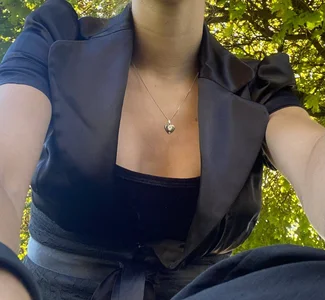 TinaHumil Selfie Pic 7