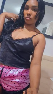 Isla_Scott Last night Pic 3