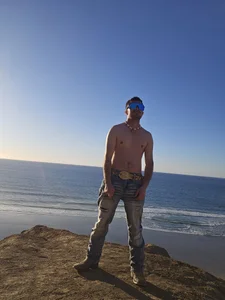 MLLZMANU10 Yo Foto 4