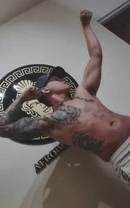 Joeysexx2: Public ( фото)