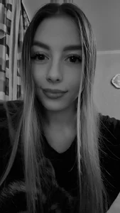 Lolya_ Public Pic 2