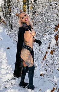 TiffanyMaze I'm sexy and I'm Snow it! Immagine  2