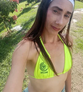 crystal_sm Your lips are a trip to paradise..🍒❤️‍🔥💚💚😘 Foto 2