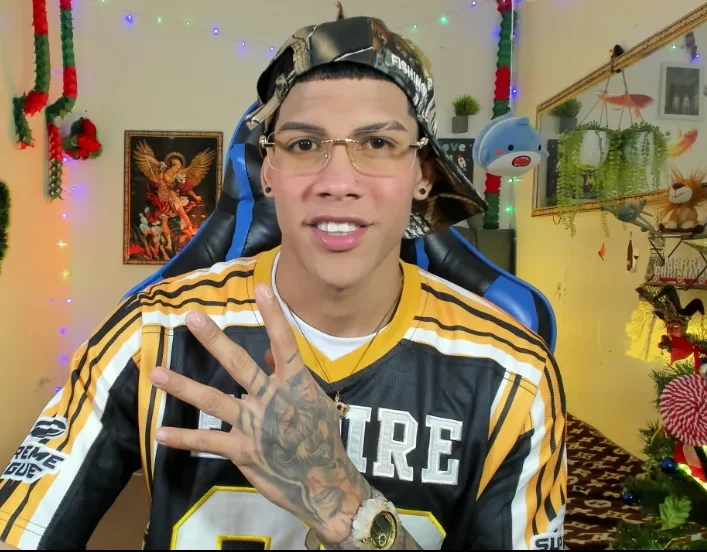 Damian_latinxxx: Public ( 2 фото)