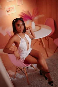 Erikamoore__ PINK DAY❤️ Billede 5