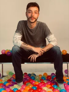 noah_ricciのCome and meet my colored balls!! 🧡💛💚💙💜🤎🖤💗の 8枚の写真