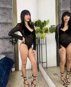 JennyyLee_ Public Pic 5