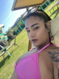 emilycat777_ Public Pic 4