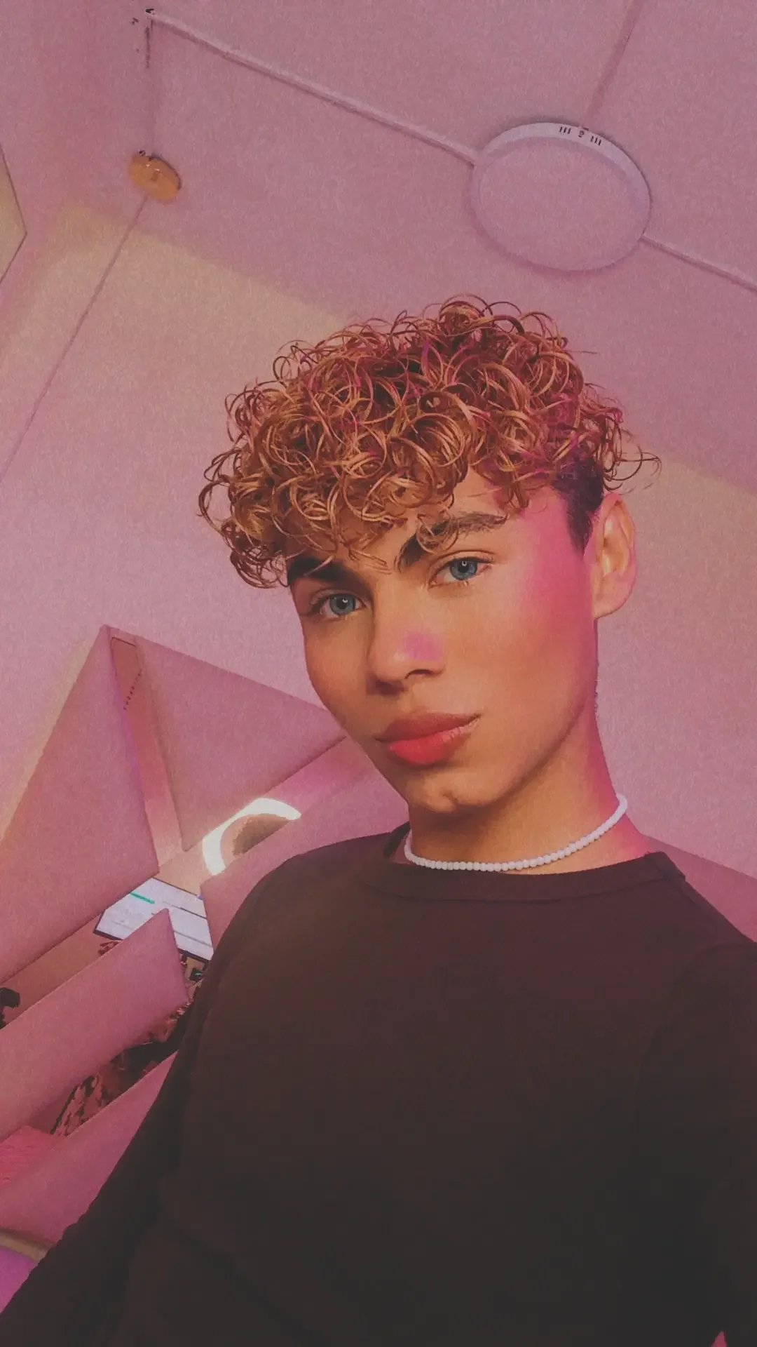 Anyelo_Twink Набираща популярност снимка 2490