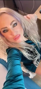 Public de Nika_golden_  photos