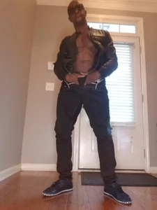 Mr_London33 Public Pic 3