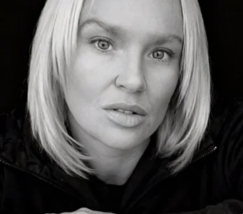 Public od parisheliton  2 snímek