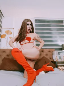 DominateMistressTania SO HOT MISTRESS Pic