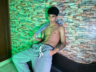 hares_mds feeling like the mf green lantern lol🟢🗣️🔥 Hình