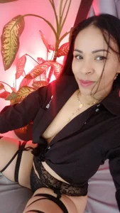 🤤🖤😏 de Iviaiko  4 Imagens