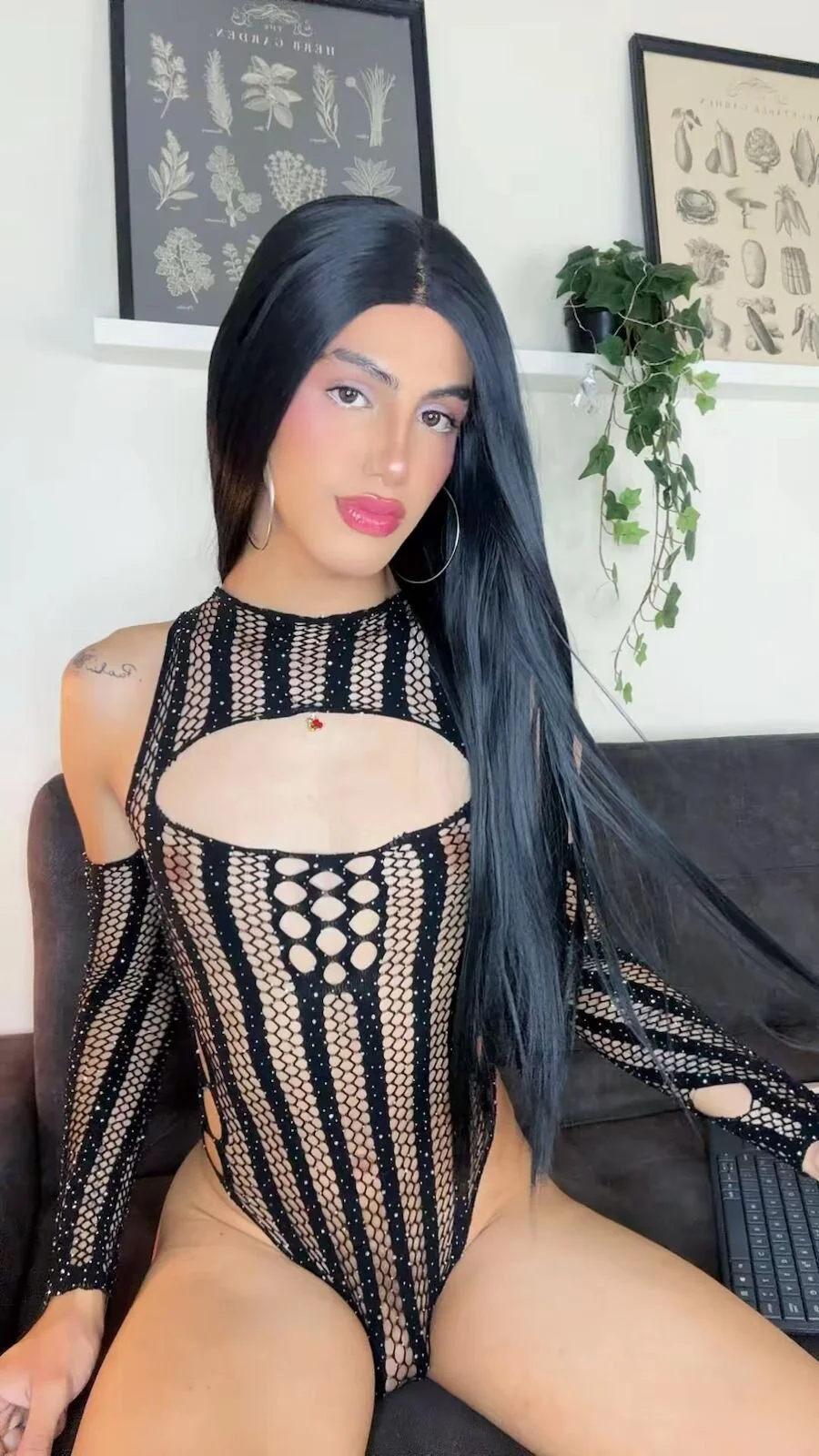 NickiWestt___ 님의 트렌드 중인 사진  4074개