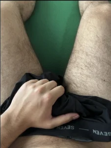 pipoval12 I like playing with my nice dick Pic 2