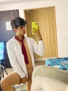 Santy_carrington Public Pic 6