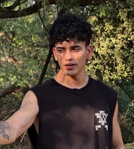 HotPrism439 Public Foto 3