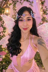 Julietta_33 Sweet and Sexy Fairy 🦋🌸 - {count, plural, one {תמונה אחת} two {שתי תמונות} many {# תמונות} other {# תמונות}}