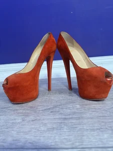 Tasha_Allas Louboutin Bilde