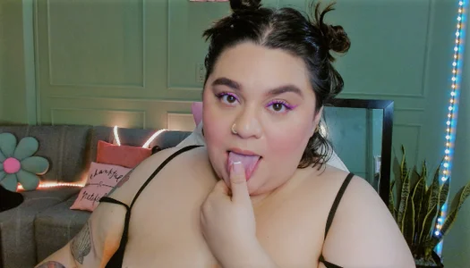 tiffany_laurens LOOK AT ME Pic 4