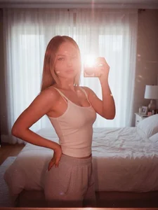 MitzieKeizer Studio Mirrors зображення